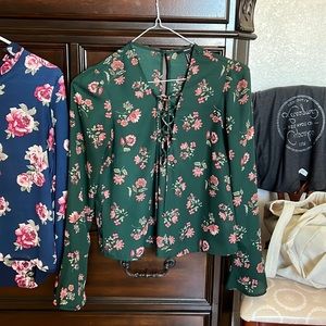 Green Floral long sleeve blouse from Forever 21 size Small